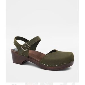 Sandgrens Clogs in Olive